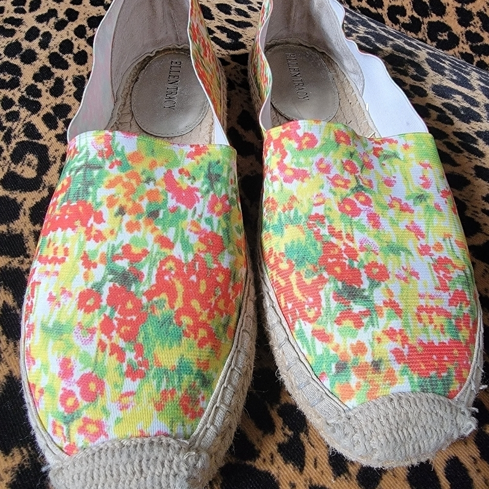 𝅺Ellen Tracy Espadrilles